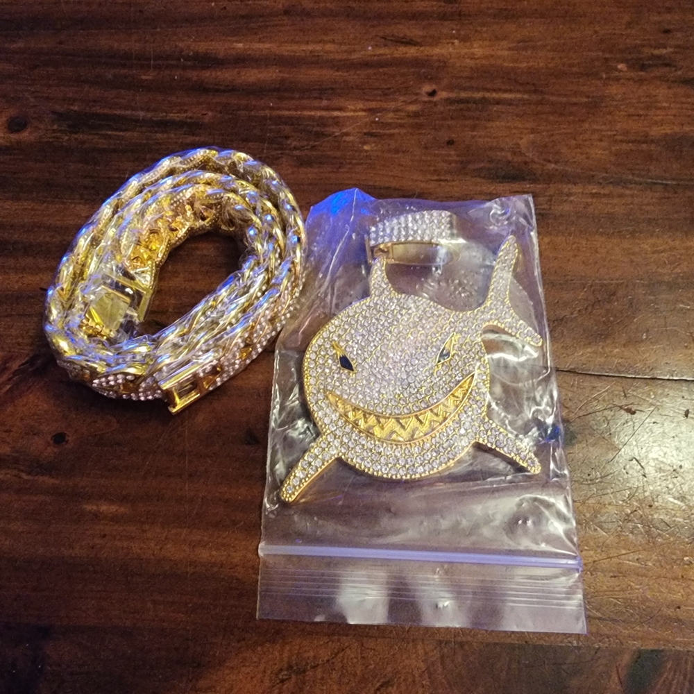 💥NEW Gold and Silver Blingy Shark Pendant